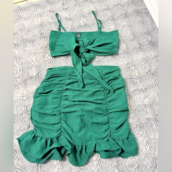 Green Ruched Two-Piece Set - Picture 2 of 5